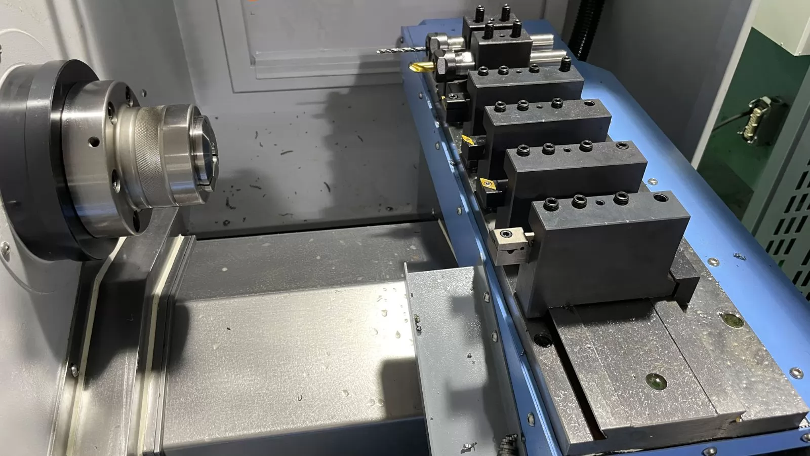 Flatbed Machines: Durable, Adaptable, and Cost-Effective